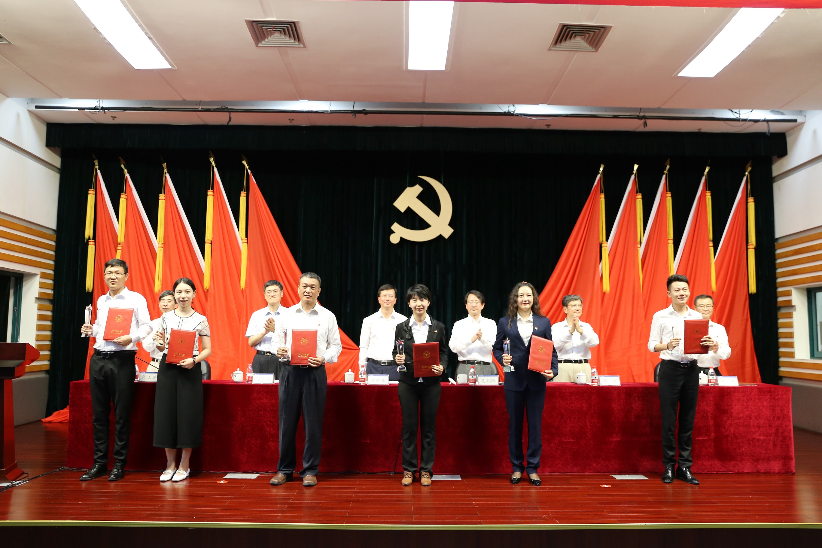 1530503472954024537.jpg 1530503472954024537.jpg